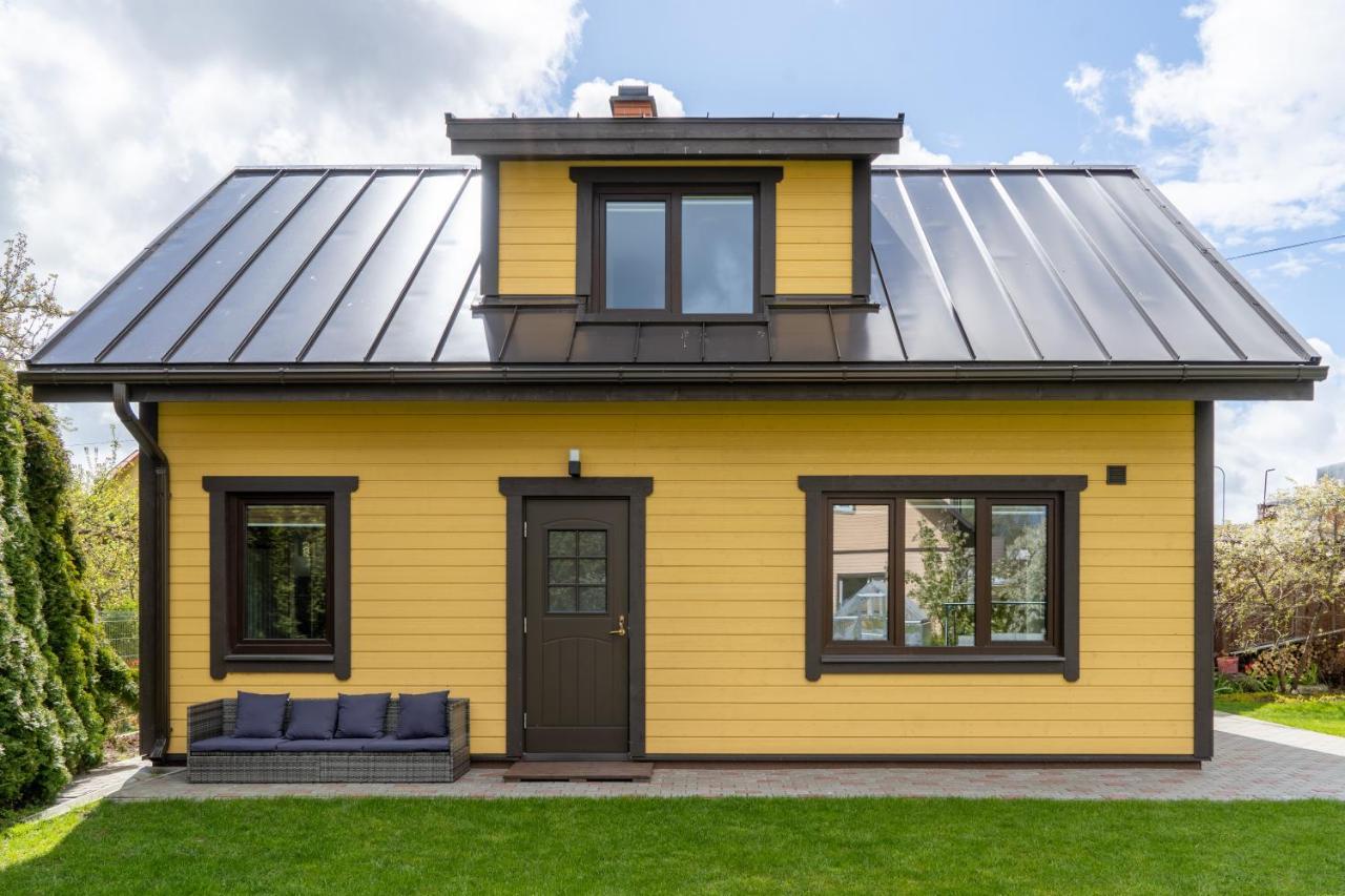 Cosy Family Guesthouse With Sauna And Garden Курессааре Экстерьер фото